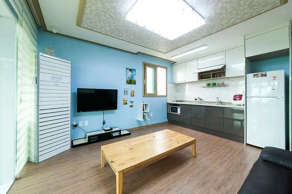 Vitamin Sea House Jeju 2*,