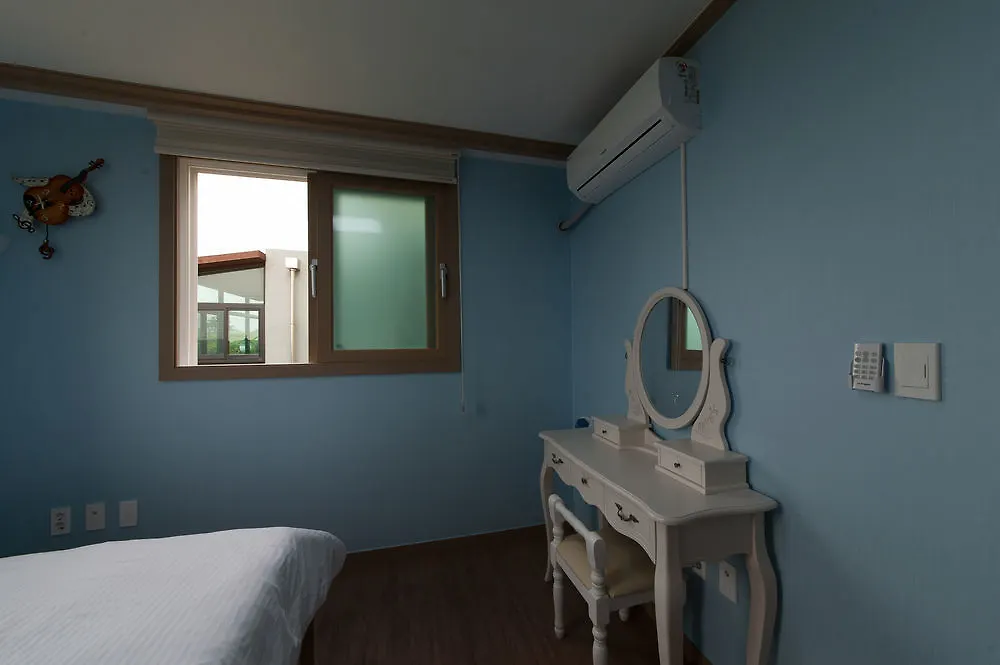 Vitamin Sea House Hotel Jeju