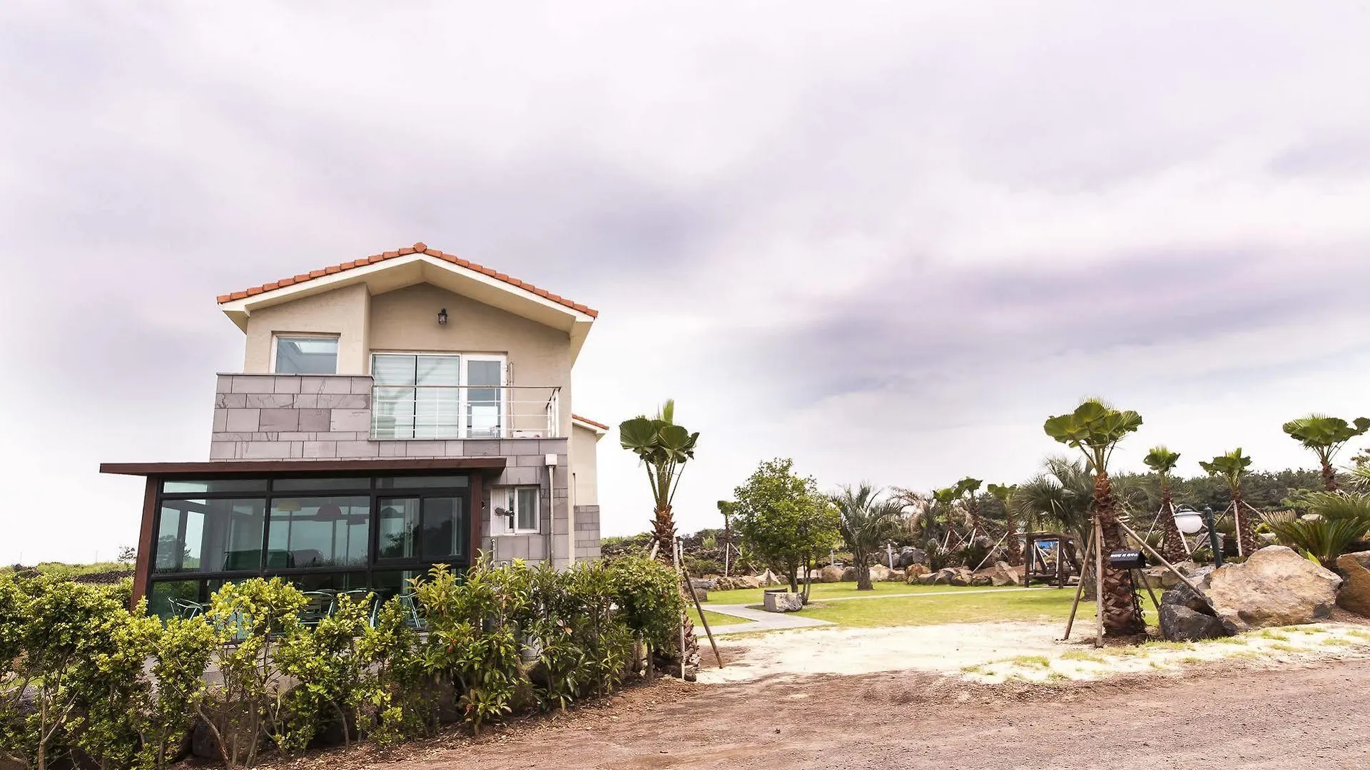 Vitamin Sea House Hotel Jeju 2*,