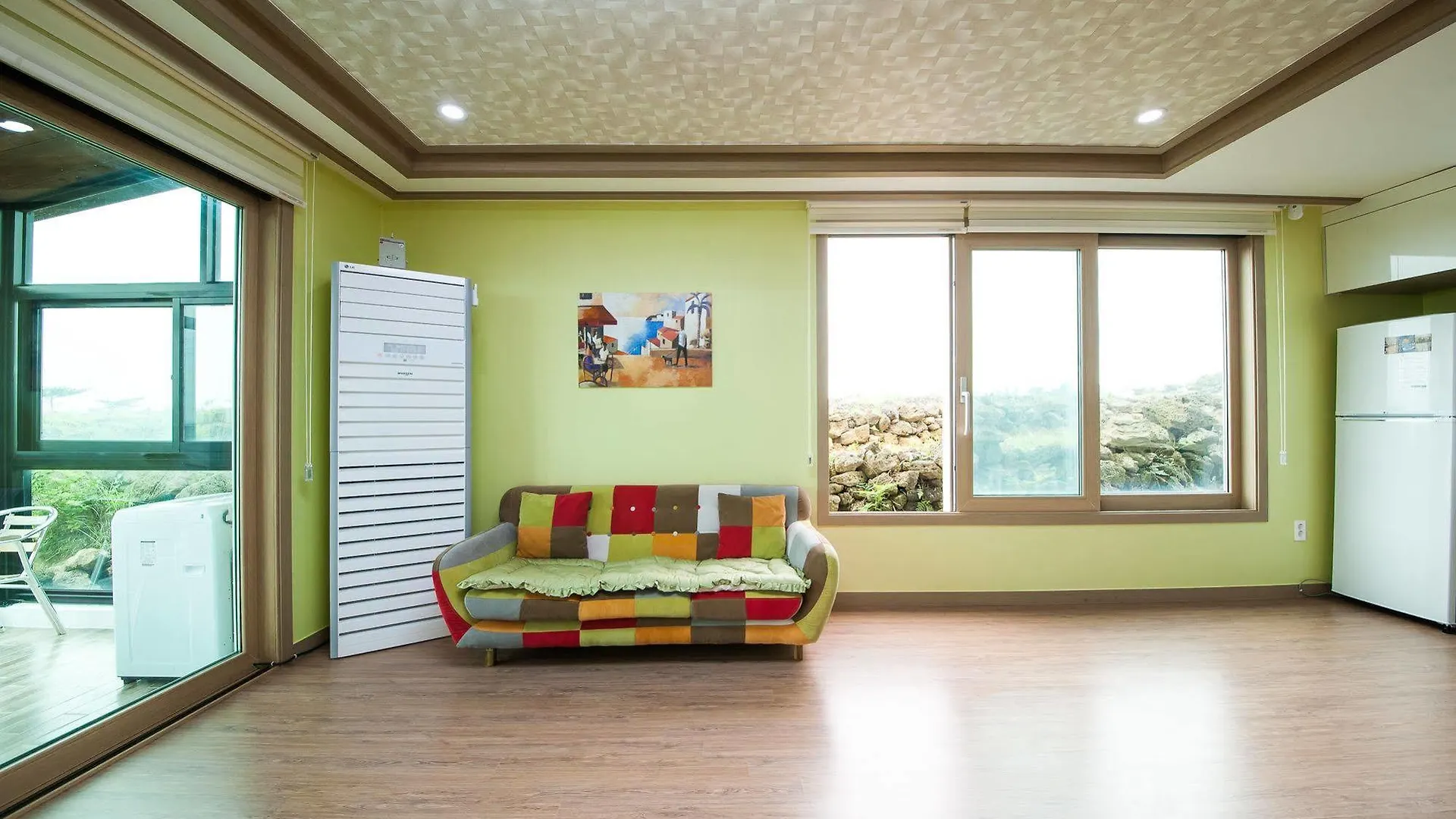 Vitamin Sea House Hotel Jeju 2*,  Южная Корея